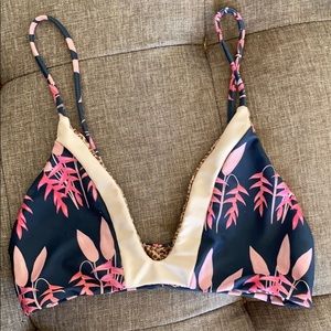 M acacia heliconia top